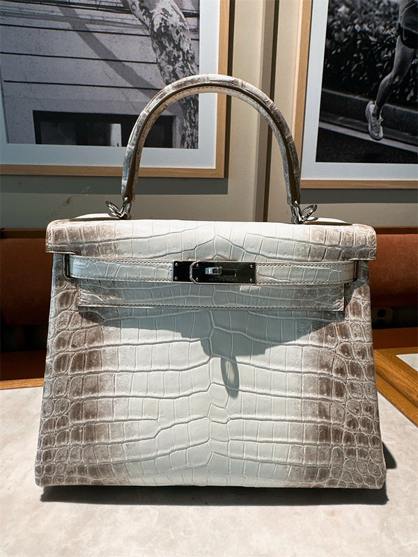 Versatile handbag styled for everyday wear