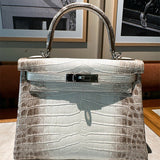 Versatile handbag styled for everyday wear