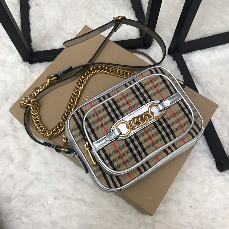 Ziva's Charm handbag – detail view (one versatile size)
