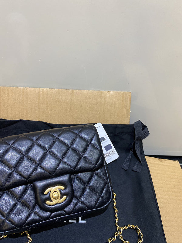  women's handbag, versatile design, view 5