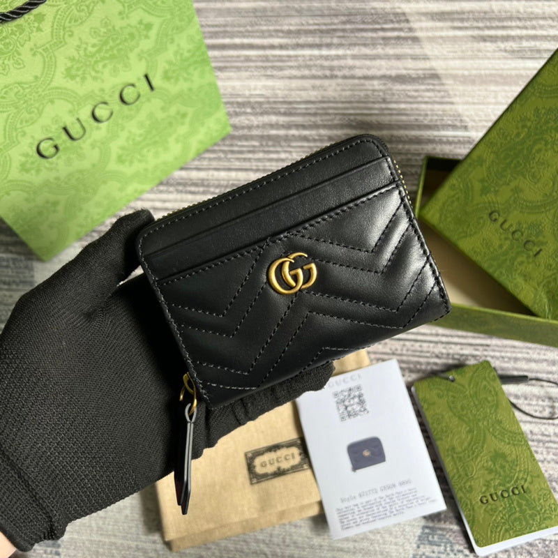 Front view of chic premium women's handbag – women's luxury accessory