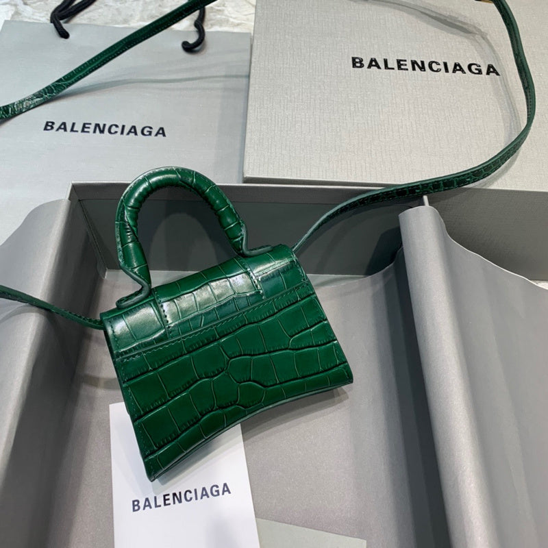 Bold Premium PU Leather Handbag - Modern Structured Build | Women's Everyday Carry Handbag #509 - close-up detail shot (image 3) of designer-inspired handbag