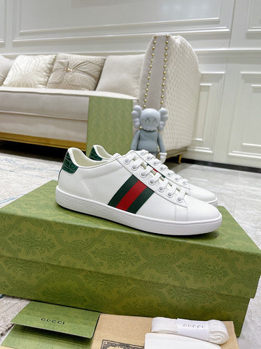Gucci fresh white-and-black luxury sneakers view 11 streetwear statement look