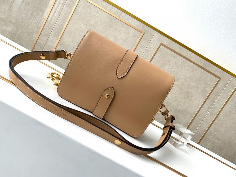 Interior view of statement everyday-luxe women's handbag – women's premium purse