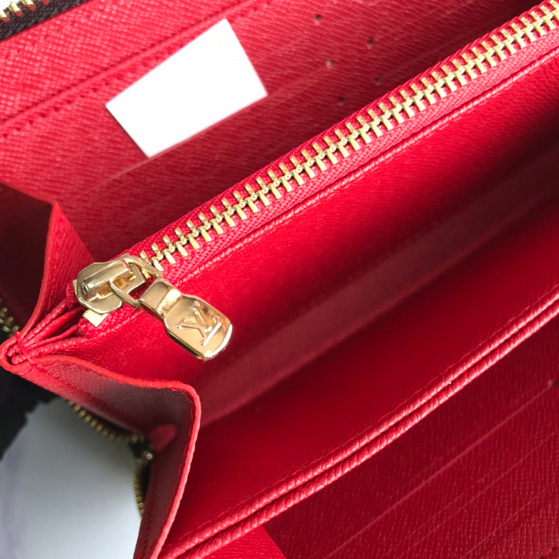 Side profile of chic statement women's handbag – women's luxury handbag