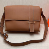  structured bag interior and compartment view