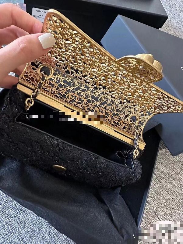 Zivas Charm Effortless Elegance Designer Handbag (Effortless Style Upgrade) – Interior View