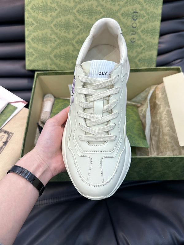 Gucci classic monochrome luxury sneakers view 7 everyday casual design