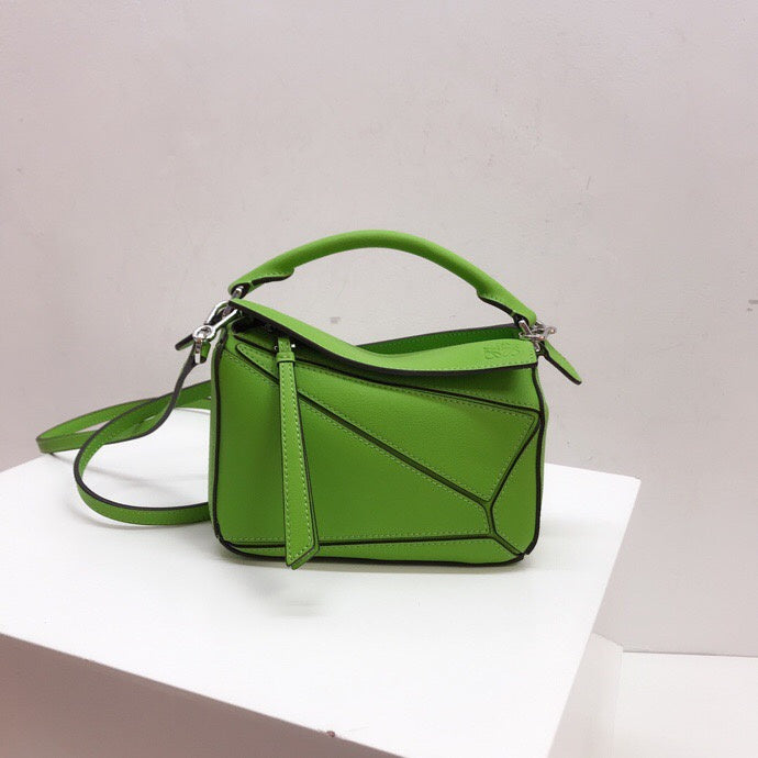 Ziva's Charm handbag – full view (18cm*7cm*13cm)