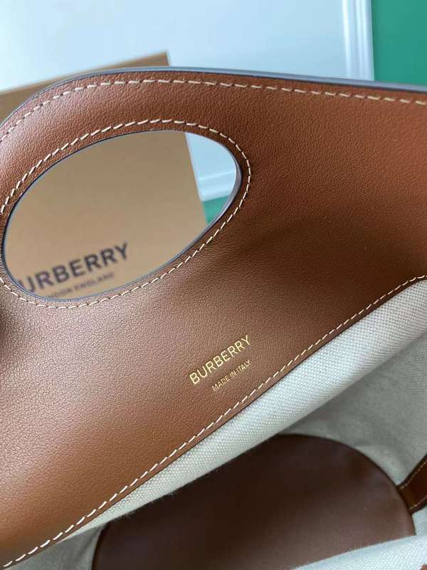 Ziva's Charm handbag – product shot (one versatile size)