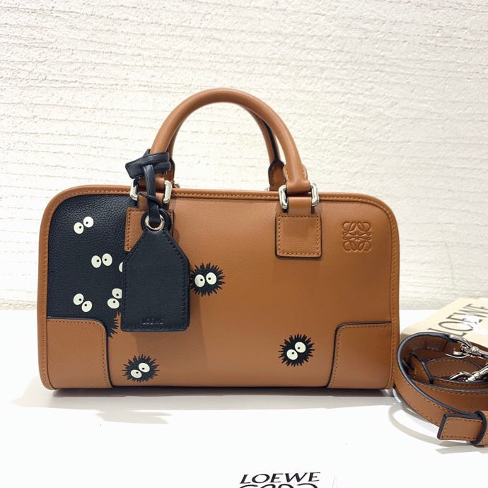 Ziva's Charm handbag – side angle view (29cm*17cm*14cm)