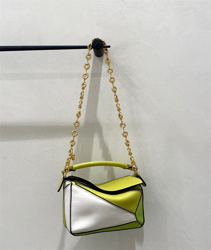 Ziva's Charm handbag – product shot (68cm*1.5cm*0.4cm)