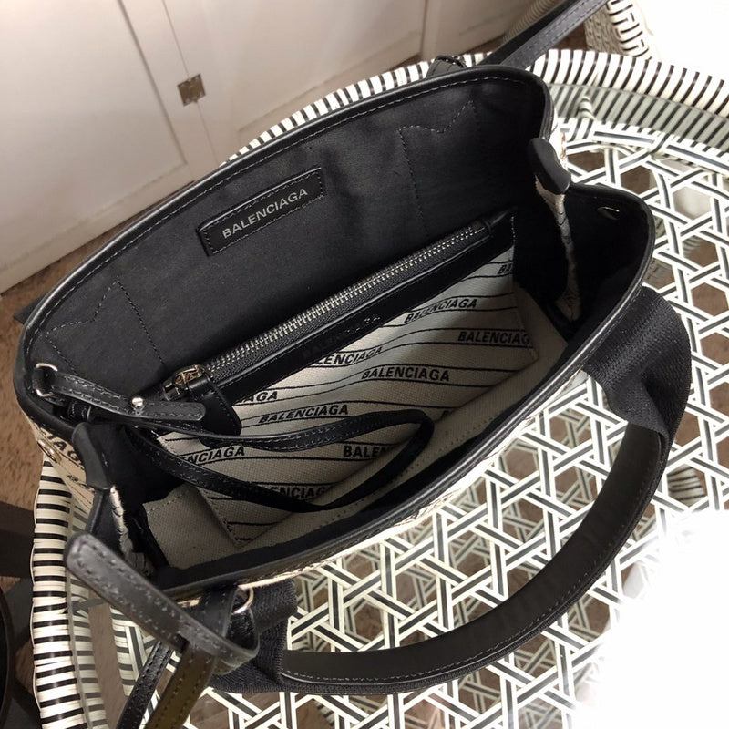 Side profile of refined chic women's handbag – women's luxury handbag