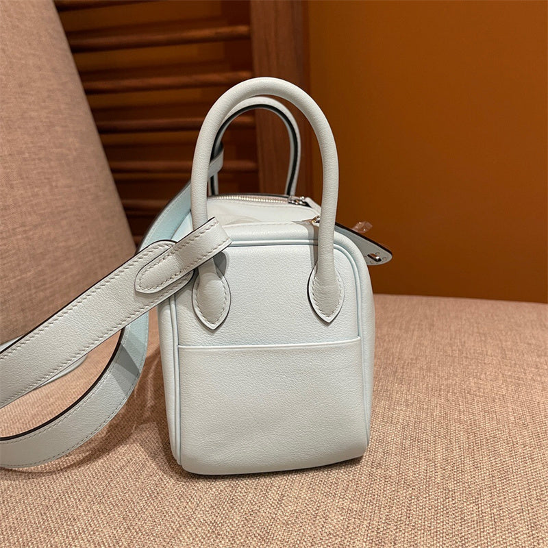  carryall bag close-up of hardware and finish