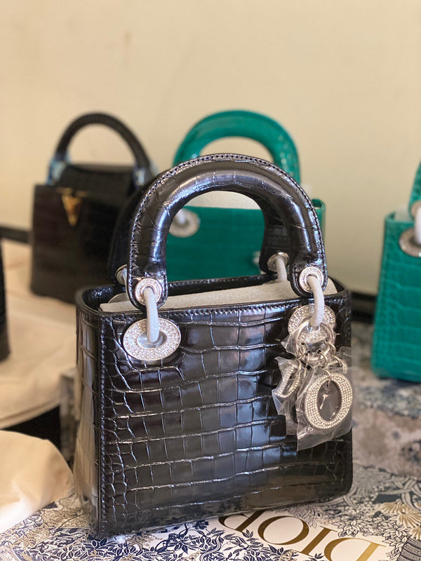 Front view of everyday-luxe structured women's handbag – women's everyday handbag
