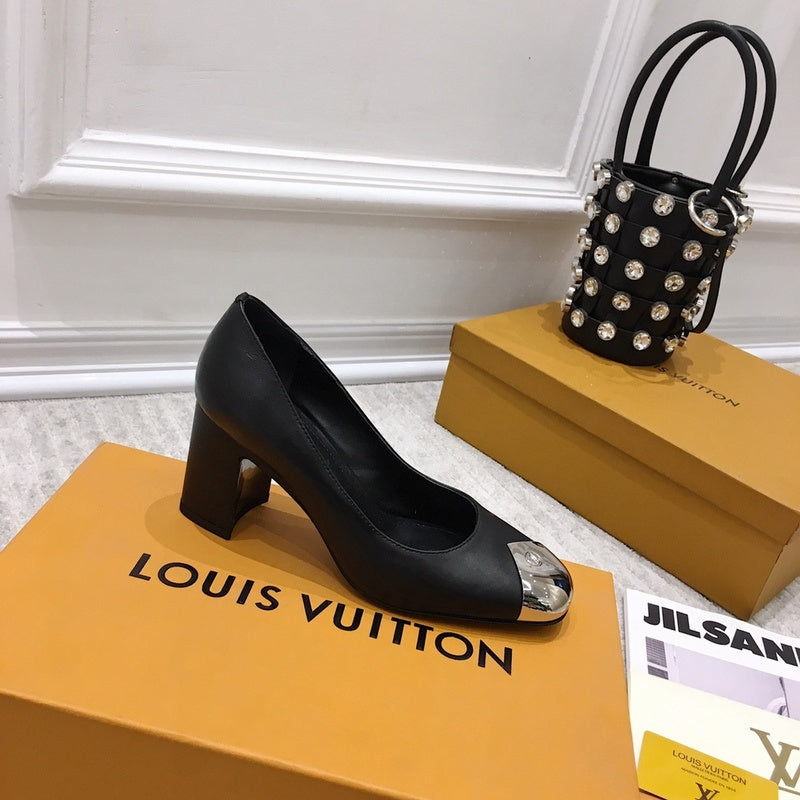Louis Vuitton shoes Style 246 - back heel detail