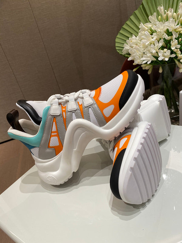 Louis Vuitton shoes Style 313 - top view showing design