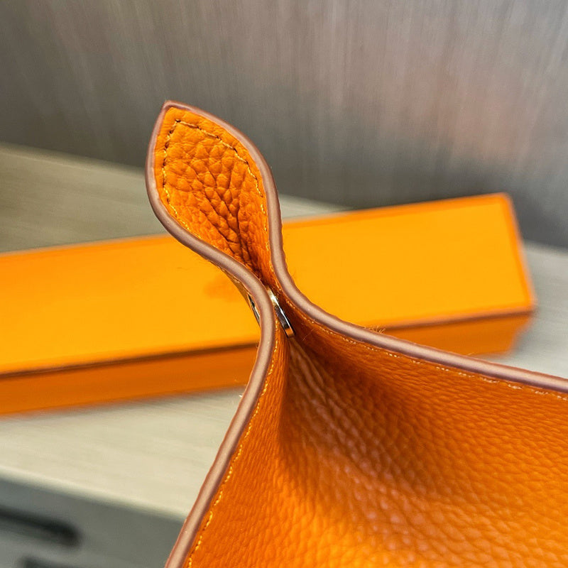 Side view of crisp structured handbag
