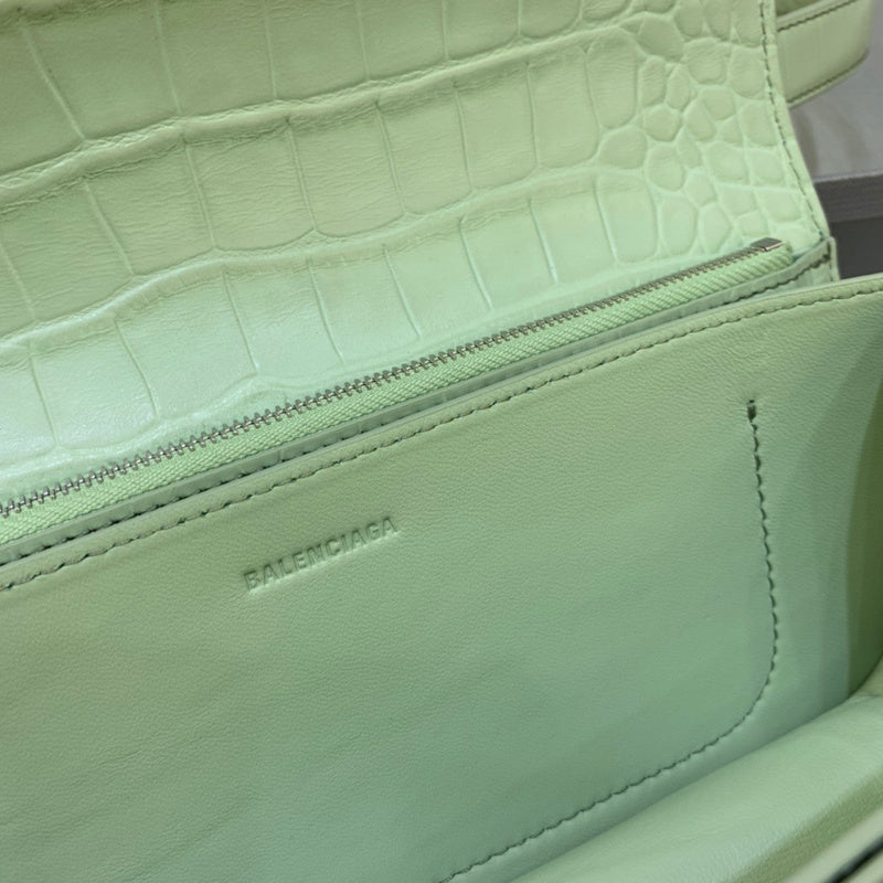 Sophisticated Faux Leather Handbag - Understated Luxury Look | Women's Designer-Inspired Purse #406 - texture close-up (image 9) of designer-inspired handbag