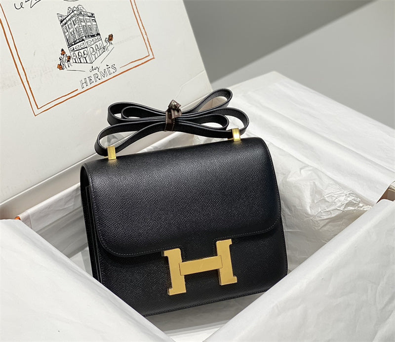 Close-up detail of streamlined bag design