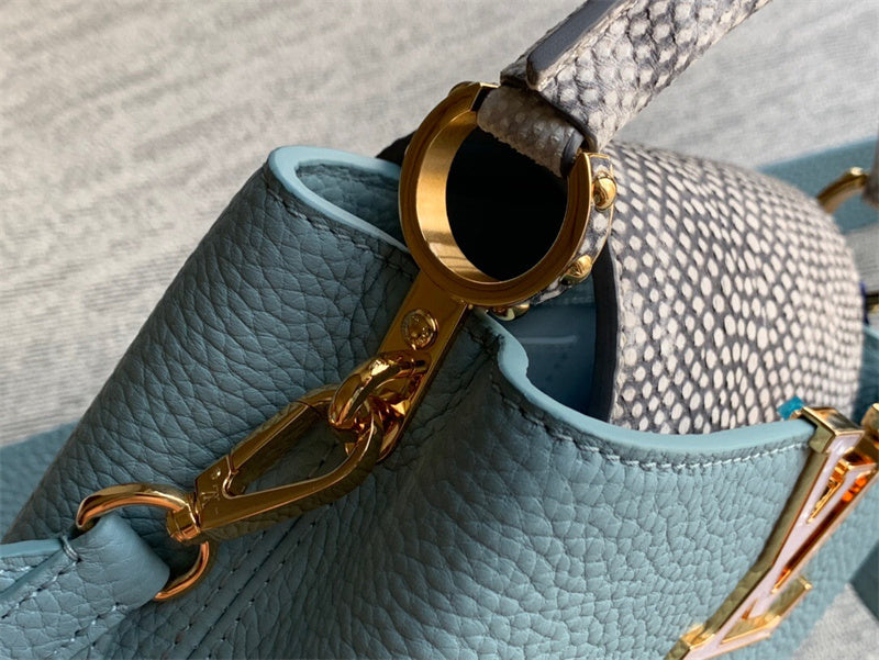  carryall bag close-up of hardware and finish 17