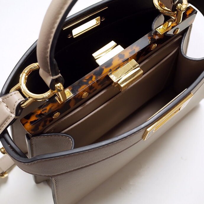 Ziva's Charm handbag – carry view (27cm*9.5cm*21cm)