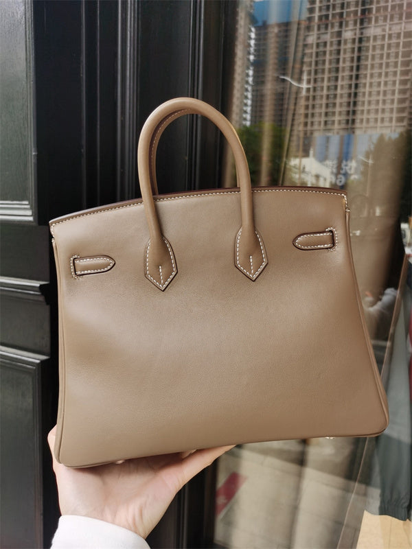  effortless everyday bag styled with outfit