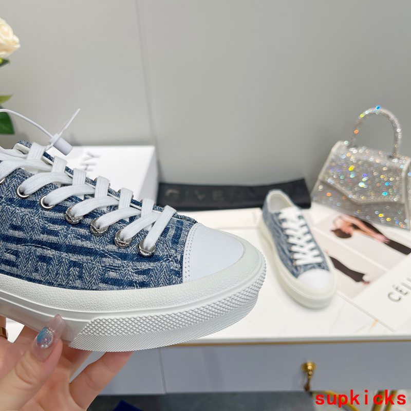 Givenchy shoes Style 103 - packaging and accessories