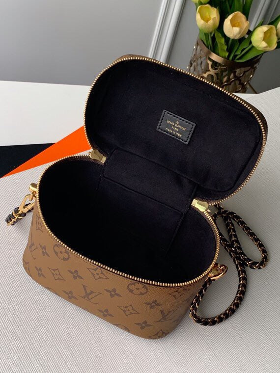 Close-up detail of refined premium women's handbag – women's everyday handbag