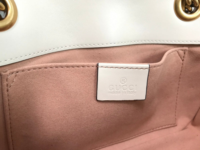 Side profile of chic statement women's handbag – women's designer-style accessory