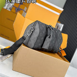  Contemporary shoulder bag front view 7