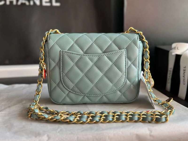 Zivas Charm Modern Minimalist Look Everyday Handbag (Structured Everyday Essential) – Close-Up Detail