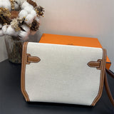  Effortless tote bag carried on shoulder 10