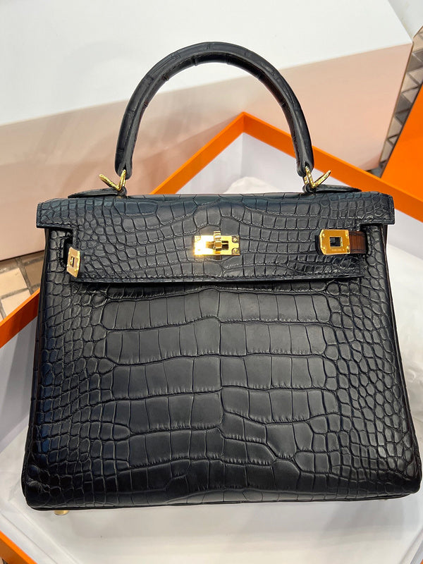 Side view of fluid structured handbag