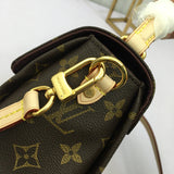 Handle and strap detail of structured refined women's handbag – women's premium purse