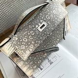  tote bag close-up of hardware and finish 17