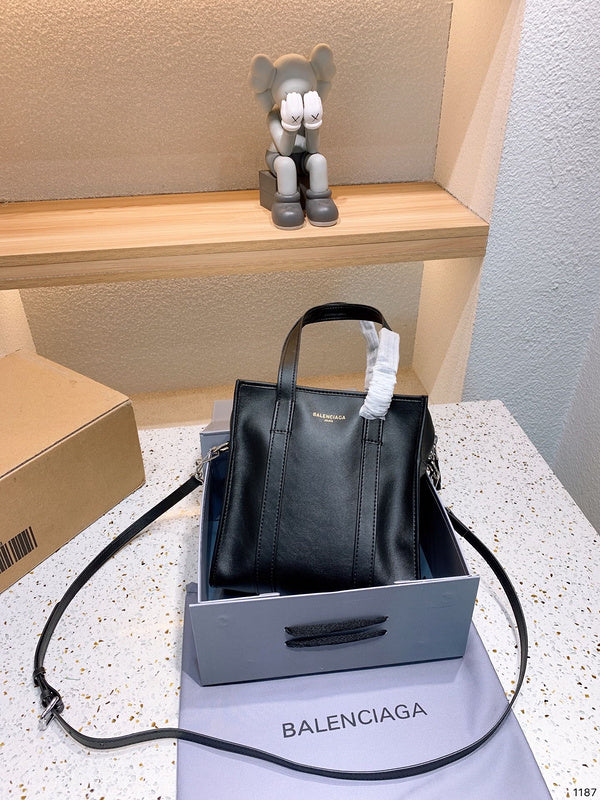 Ziva's Charm handbag – side angle view (one versatile size)