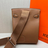  tote bag interior and compartment view 15