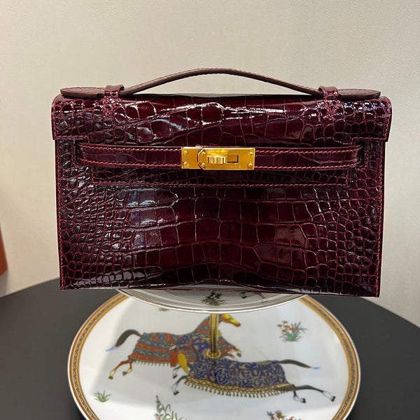 Close-up detail of balanced bag design