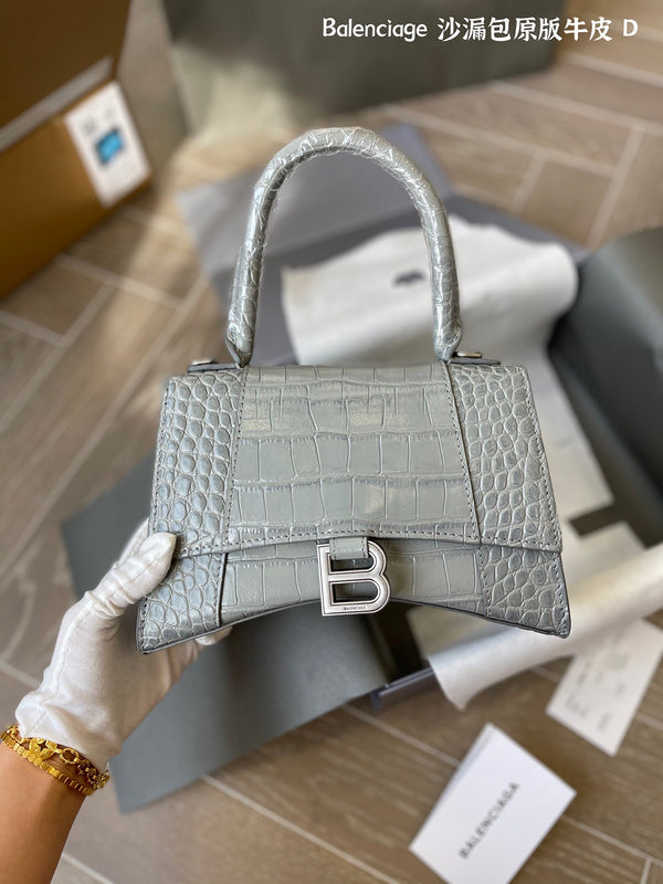 Ziva's Charm handbag – lifestyle view (one versatile size)