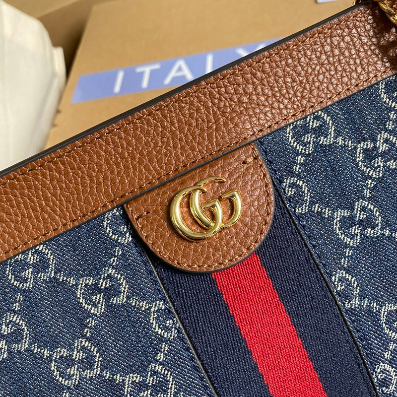 Back view of everyday-luxe sleek women's handbag – women's designer-style accessory