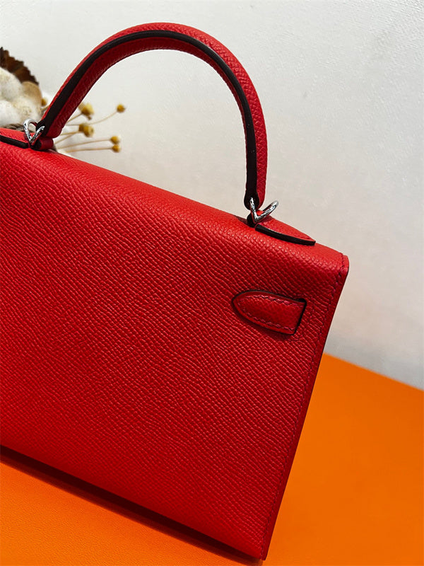 Close-up detail of everyday-ready bag design