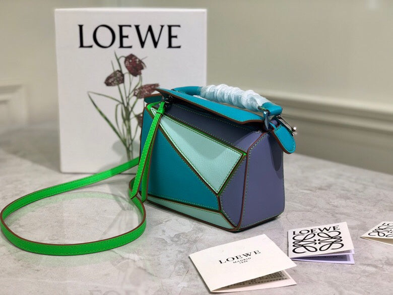 Ziva's Charm handbag – product shot (18cm*12.5cm*8cm)