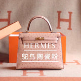 Effortless handbag styled for everyday wear