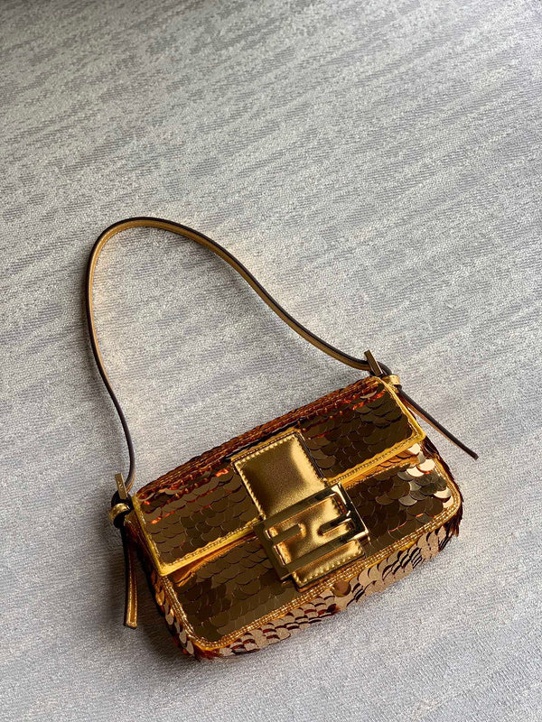 Ziva's Charm handbag – interior view (19.5cm*5cm*11cm)