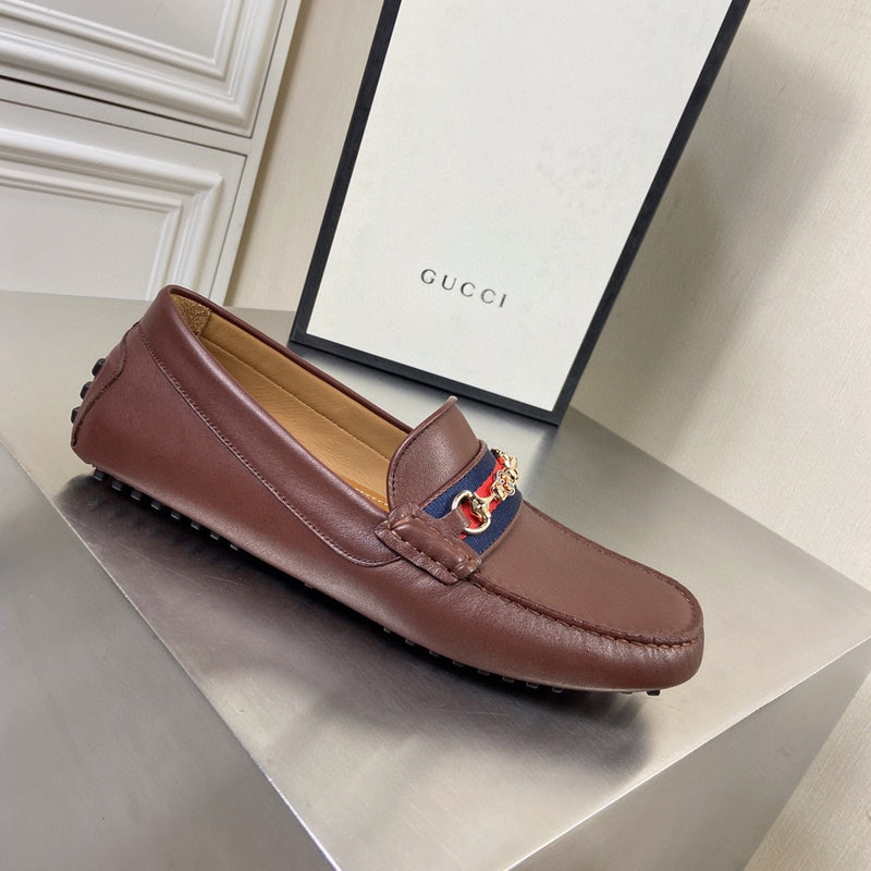 Gucci classic monochrome luxury sneakers view 8 everyday casual design