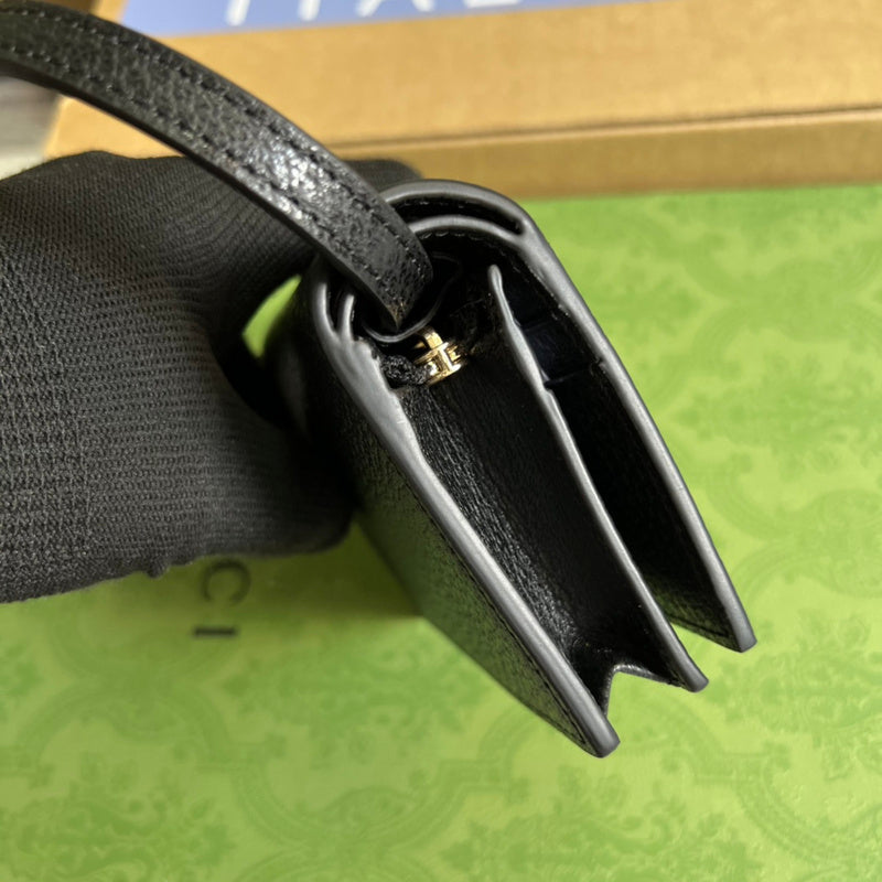 Front view of premium elevated women's handbag – women's designer-style accessory
