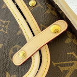  Contemporary tote bag front view 7