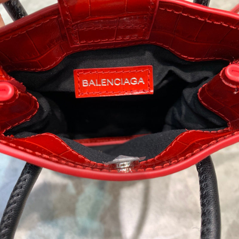 Understated Faux Leather Handbag - Understated Luxury Look | Women's Everyday Carry Handbag #1053 - texture close-up (image 9) of designer-inspired handbag