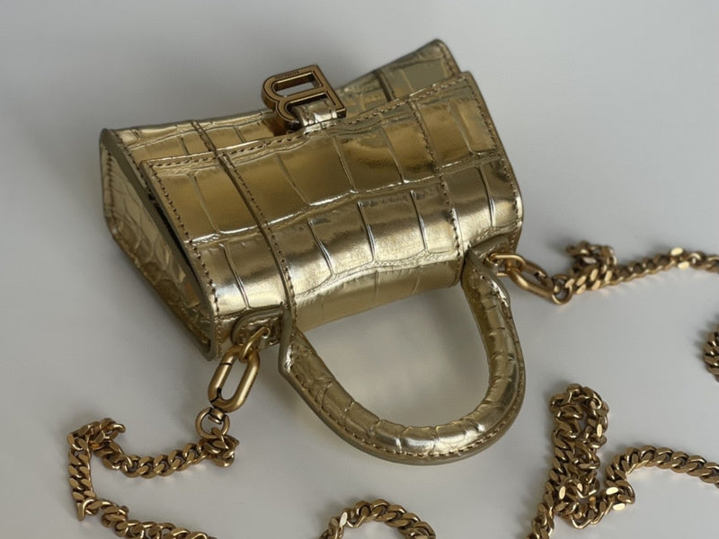 Zivas Charm Versatile Design Statement Handbag (Considered Detail & Form) – Styled Look